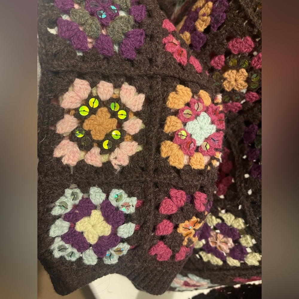 VTG Crochet DRESSBARN Floral Patchwork XL 100%Lambswool Cardigan Grandmacore - Picture 6 of 10